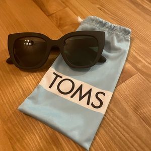 NWOT - don’t squint another day!